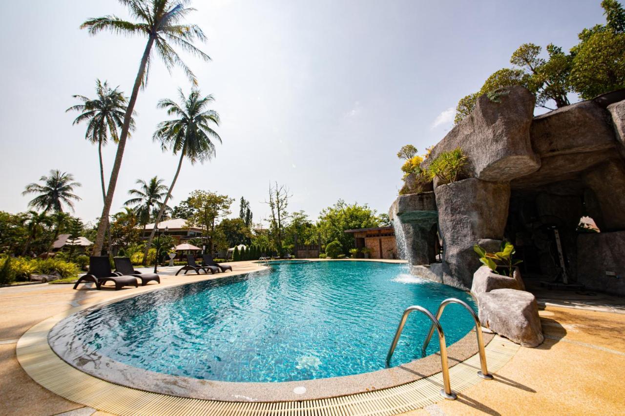Rnana Grand Hotel Phang Nga Exterior photo
